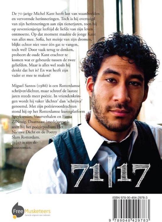 Een jonge man met krullend haar en een baardje, gekleed in een wit overhemd, zwart vest en zwarte das. De tekst "71|17" staat onderaan.