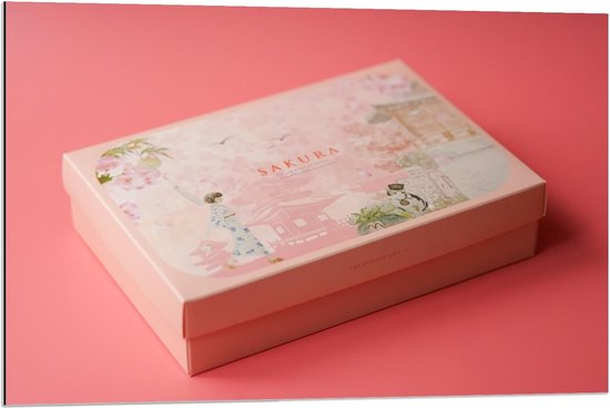 Dibond - Roze Achtergrond met Sakura Verpakking - 90x60cm Foto op Aluminium (Met Ophangsysteem)
