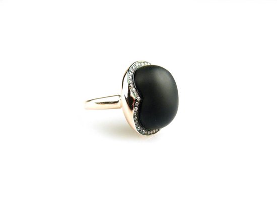 Bague modèle Boule en argent noir sertie de pierre noire et de zircons cubiques
