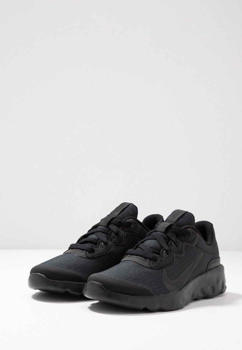 mens nike explore strada