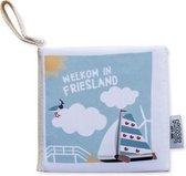 Zacht Babyboekje Friesland - fairly made - in mooie geschenkverpakking - duurzaam en origineel kraamcadeau