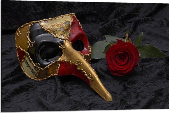 Dibond - Goud/Rood Masker met Rode Roos - 90x60cm Foto op Aluminium (Met Ophangsysteem)