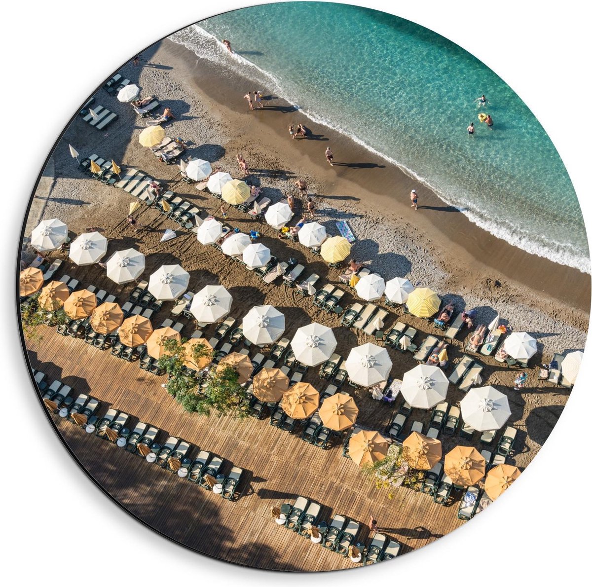 Dibond Wandcirkel - Groot Strand met Parasols en Blauwe Zee - 40x40cm Foto op Aluminium Wa