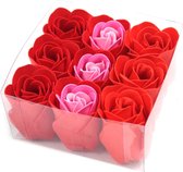 Kerstcadeau dames - 2x set van 9 rozen in hartvorm giftpack voor in bad - rood