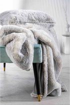 Hoge kwaliteit Plaid - Winterhome - Silver Wolf - 200 x 140  - Heerlijk Zacht Imitatiebont - Fluwelen binnenkant