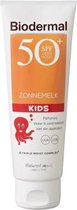 Bol.com Biodermal Zonnebrand Kids - zonnebrand kind met SPF50+ - zonnemelk speciaal voor kinderen - 125ml aanbieding
