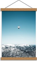 Schoolplaat – Luchtballon boven Sneeuwgebied - 30x40cm Foto op Textielposter (Wanddecoratie op Schoolplaat)