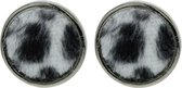 Oorbellen - oorstekers met harige stof inleg in zwart witte koeien print