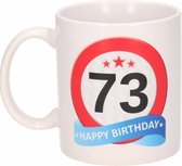 Verjaardag 73 jaar verkeersbord mok / beker