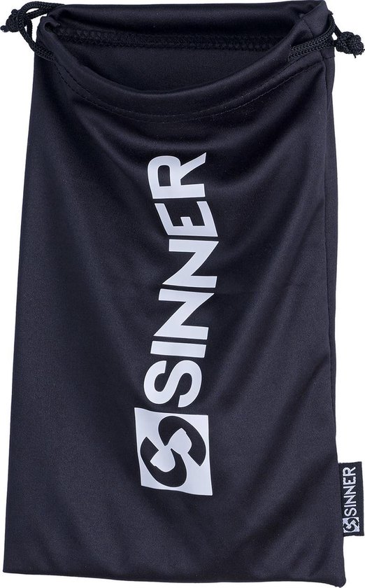 Zwarte brillenkoker met trekkoord en het SINNER logo verticaal op de voorkant.