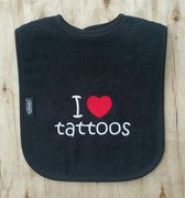 Zwarte slab met "I love tattoos"