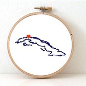 Cuba borduurpakket  - geprint telpatroon om een kaart van Cuba te borduren met een hart voor Havana  - geschikt voor een beginner