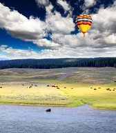 Fotobehang 'Luchtballon loch' - vliesbehang 240x260 cm