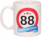Verjaardag 88 jaar verkeersbord mok / beker