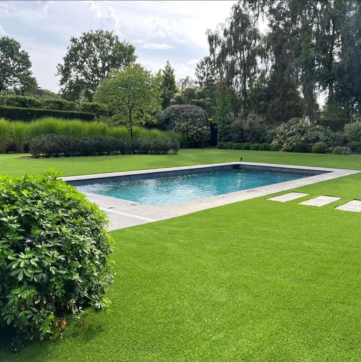 Floortraders - Kunstgras-Grastapijt- Crown 40MM voor tuin/ balkon / terras - 500x400 duurzaam, natuurlijk ogend !!