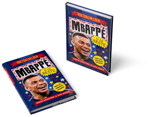 Twee exemplaren van het boek 'Mbappé is de Beste', met een afbeelding van een lachende Kylian Mbappé.