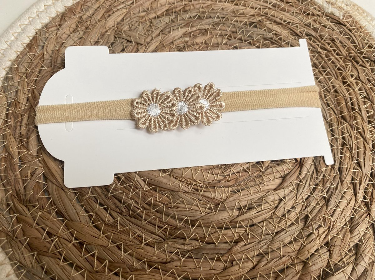 Baby haarband Madelief Goud - Baby haaraccessoires - Baby meisjes haarbandjes - Newborn haarbandjes -Baby Haarbandje - Kinderhaarband - babykleding - baby haarband - baby meisje - meisjes - baby kleding - hoofdband baby - haarband