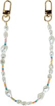 xoxo Wildhearts telefoonkoord - Beachy Vibes - Kort Koord - Geschikt voor iPhone - Geschikt voor Samsung - Universeel - Phone cord - Telefoonketting - Koord voor telefoon - Telefoon hanger ketting - Parelketting - Kralenketting - Wit
