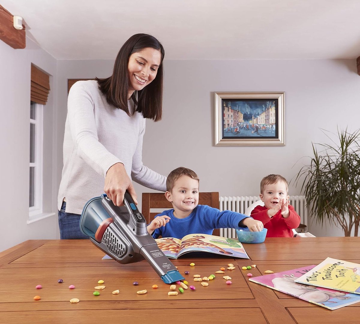 Fshesë dore me korrent pa kabllo Black & Decker BHHV520BF, 36W, e zezë