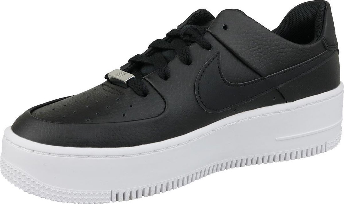 hoe vallen de nike air force 1