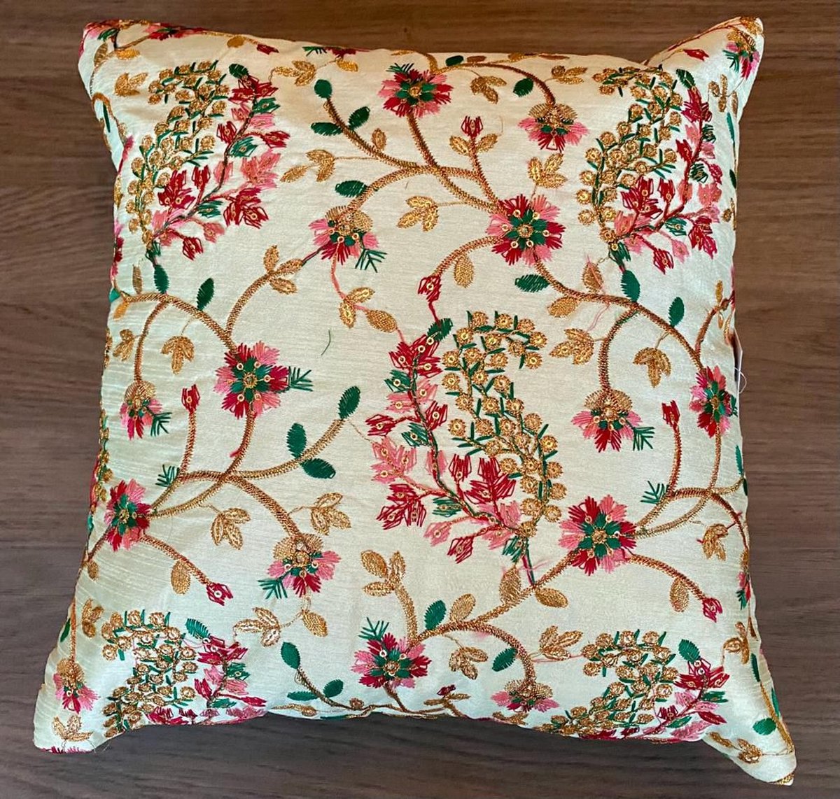 Kussens woonkamer - kussenhoes 30 x 30 cm - kussensloop - sierkussens - cushion cover - katoensilk - Kussenhoesjes - 2 stuks - etnisch Indiaas - borduurwerk - embroidery