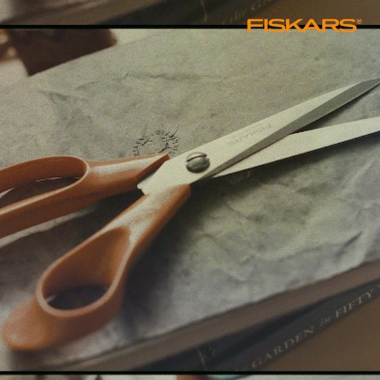 Fiskars Classic Universele Schaar - Papierschaar - Rechtshandig - Roestvrij Staal - 21 cm