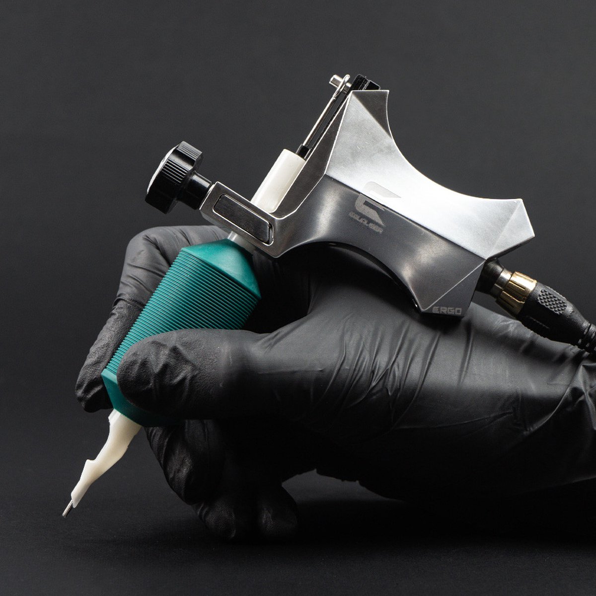 Equaliser Ergo | Premium Professionele Tattoo Machine | Draadloze Tatoeage Pen | Wireless | PMU Gun | Zelf Tatoeëren Kit | Cartridges | Naalden | Beginner & Gevorderden Set 1RL | 3RL | 7RL 1 | Premium Professionele Tattoo Machine | Draadloze