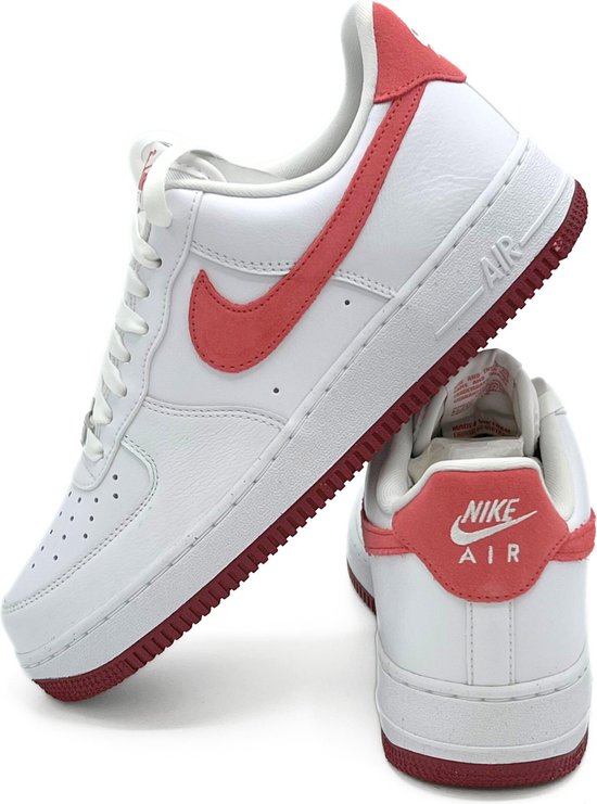 Nike Air Force '07 Low (Valentine's Day) WMNS Maat bol