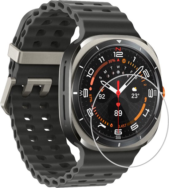 Samsung Galaxy Watch Ultra met zwarte band, focus op de screenprotector.