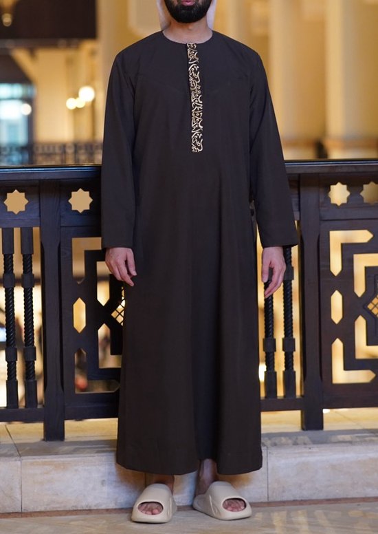 Foto: Bruine embroidery qamis maat xxl islamitische kleding producten qamis djellaba thobe abaya kandora gebedskleding voor mannen heren