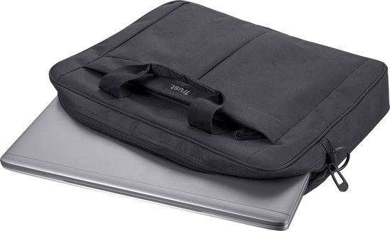 Zwarte laptoptas met rits, handvatten en een laptop die er gedeeltelijk in zit.