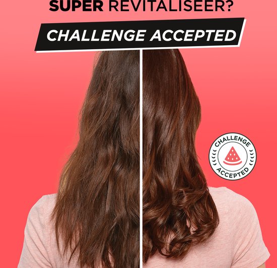 Photo avant/après de cheveux traités avec Garnier Fructis Hair Food Watermelon, avec sticker "challenge accepted".
