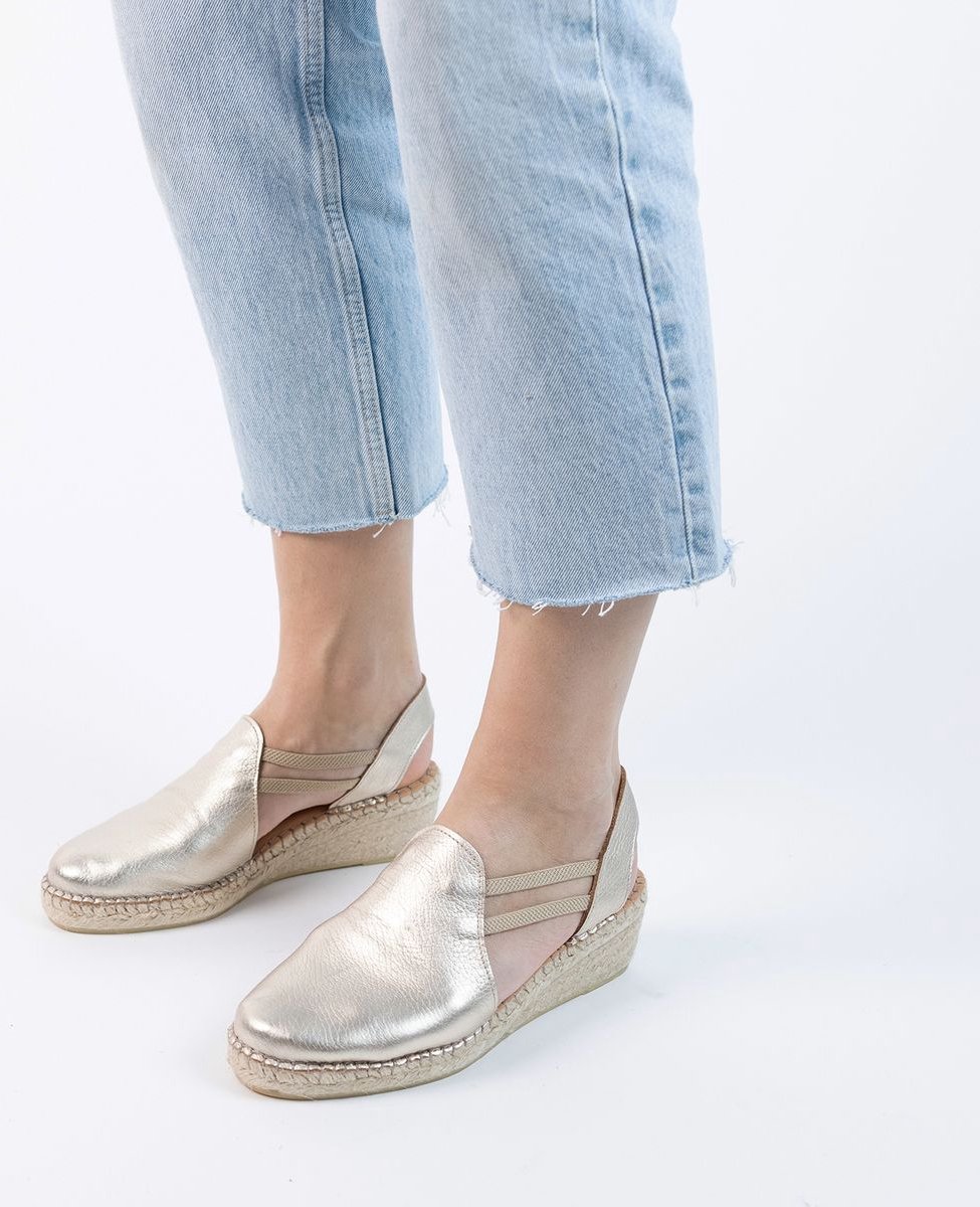 Manfield - Dames - Gouden metallic leren sleehakken - Maat 36
