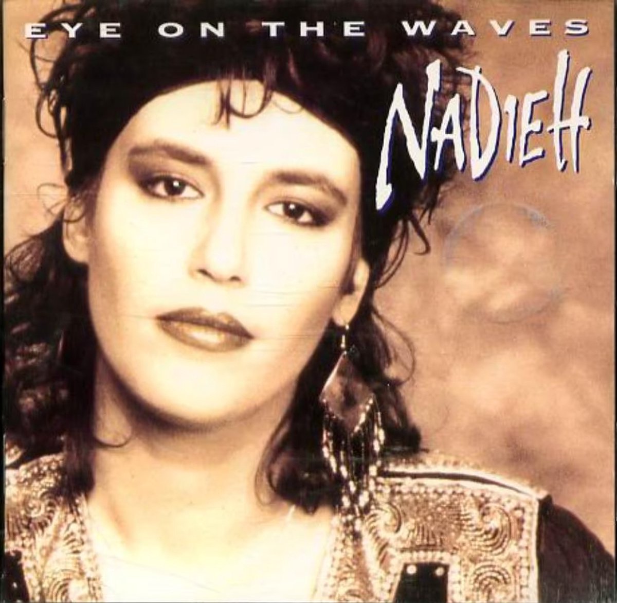 Eye on the waves