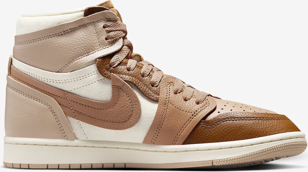 Nike Air Jordan 1 High - Maat 37.5 - Beige/Bruin - Sneakers Dames