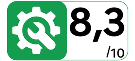 Groen logo met een moersleutel en tandwiel, naast de tekst '8,3 / 10'.