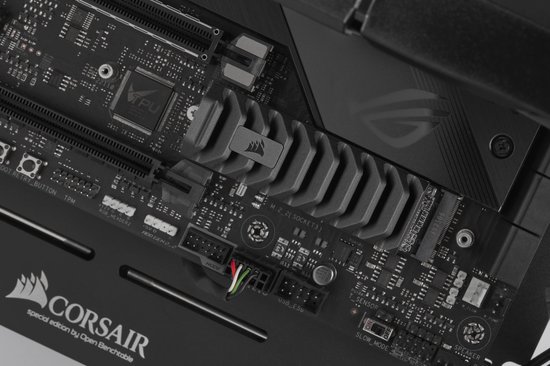 Hard Drive Corsair MP600 PRO XT Internal Gaming SSD TLC 3D NAND 2 TB 2 TB SSD