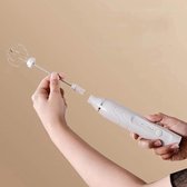 Bol.com Handbediende elektrische melkopschuimer met 2 koppen koffieklopper - schuimmixer met roestvrijstalen standaard - schuimm... aanbieding