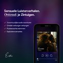 Telefoon toont app met erotische audio 'Rouze - Open en bloot'. Twee personen kussen.