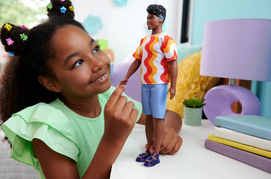 Barbie Fashionistas Ken pop - Met shirt en korte broek — afbeelding 5