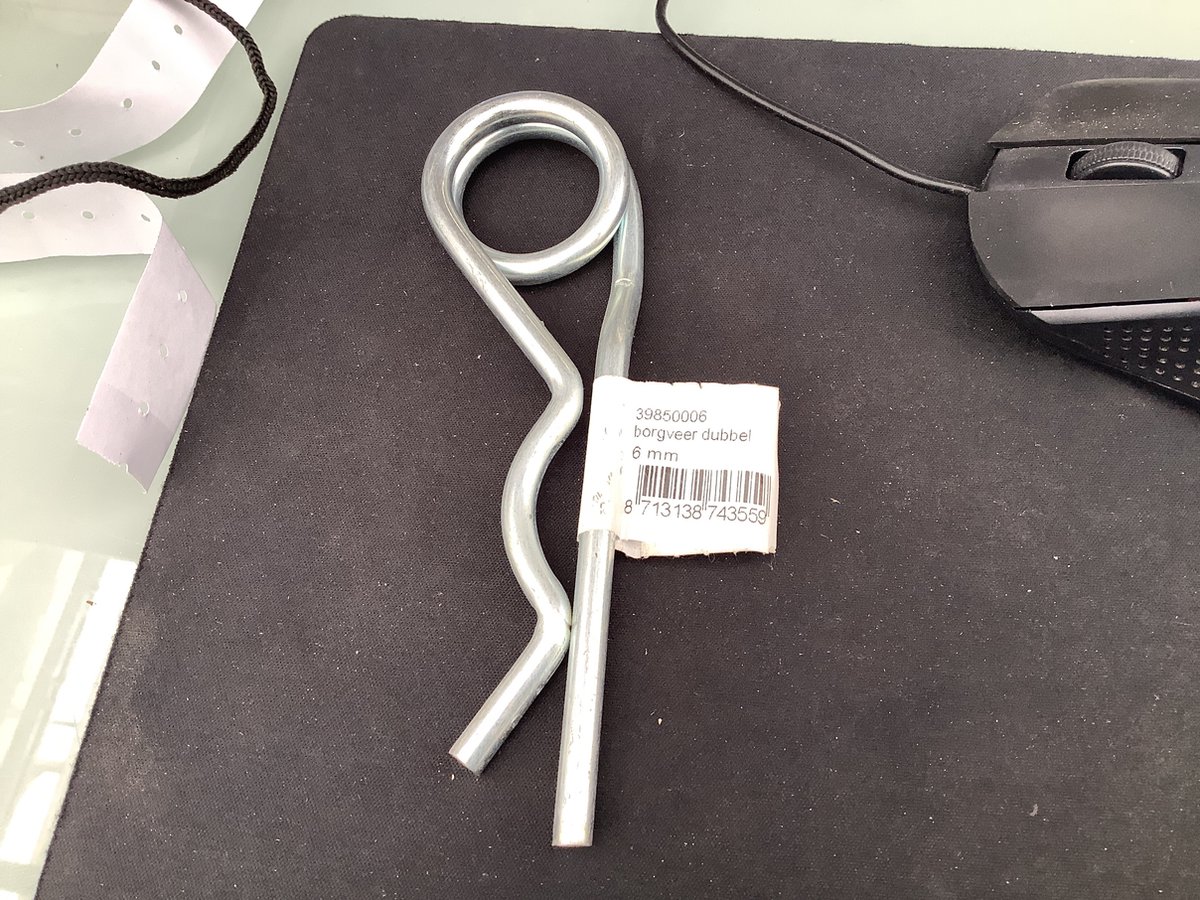 Dubbelsterke borgveer. 6mm. dik x 130mm. lang. verzinkt. borgclip. haarspeld.