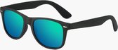 ESTOUS WAYFARER UNI Gepolariseerde zonnebril met zwart frame en groene glazen.