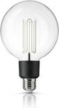 Een NDF Caret Globe 115 LED-lamp met transparante bol en zichtbare spiraalvormige filamenten.