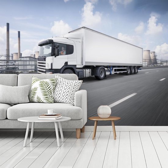 echo Labe niettemin Fotobehang vinyl - Witte vrachtwagen op de snelweg breedte 480 cm x hoogte  360 cm -... | bol.com