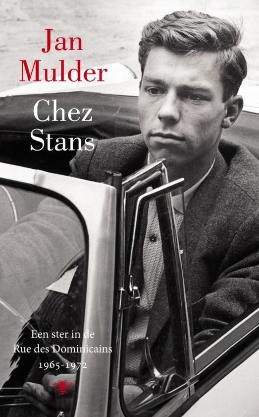 Boekomslag 'Chez Stans' van Jan Mulder, met een zwart-witfoto van de schrijver als jongeman in een auto.