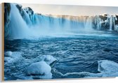WallClassics - Hout - Goðafoss Watervallen in IJsland - 120x80 cm - 9 mm dik - Foto op Hout (Met Ophangsysteem)
