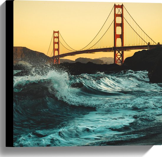 WallClassics - Canvas - Wilde Zee bij Golden Gate Bridge in San Francisco - 40x40 cm Foto op Canvas Schilderij (Wanddecoratie op Canvas)
