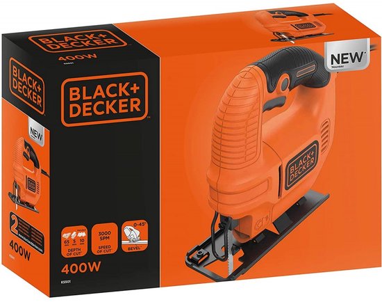 Doos met een oranje en zwarte BLACK+DECKER decoupeerzaag, "NEW" erop.