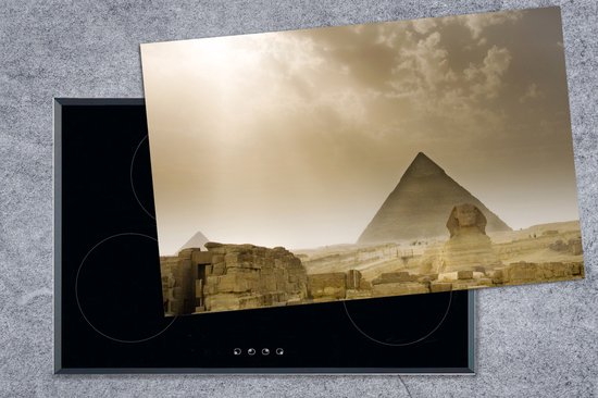 KitchenYeah® Inductie beschermer 81.6x52.7 cm - De Sfinx van Gizeh en piramide in een zandstorm - Kookplaataccessoires - Afdekplaat voor kookplaat - Inductiebeschermer - Inductiemat - Inductieplaat mat