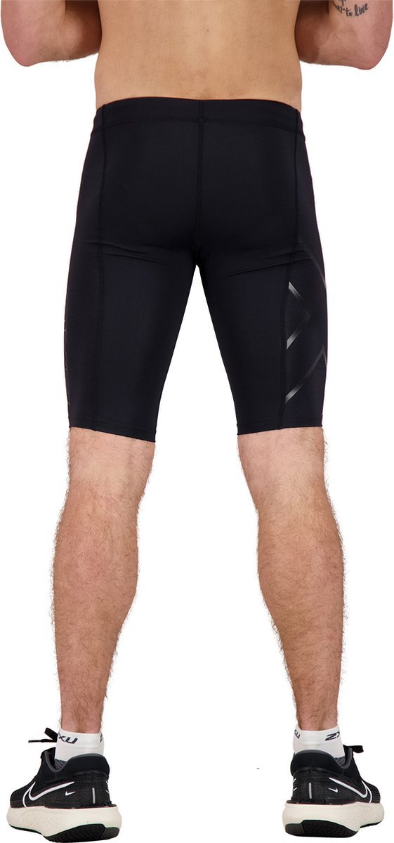 2XU Core Compression Shorts Compressieshorts Compressie ondersteunt uw adductor, bil...
